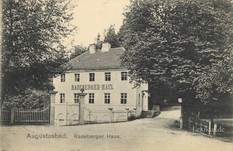 Augustusbad oder das RadebergerBad, nördlich von