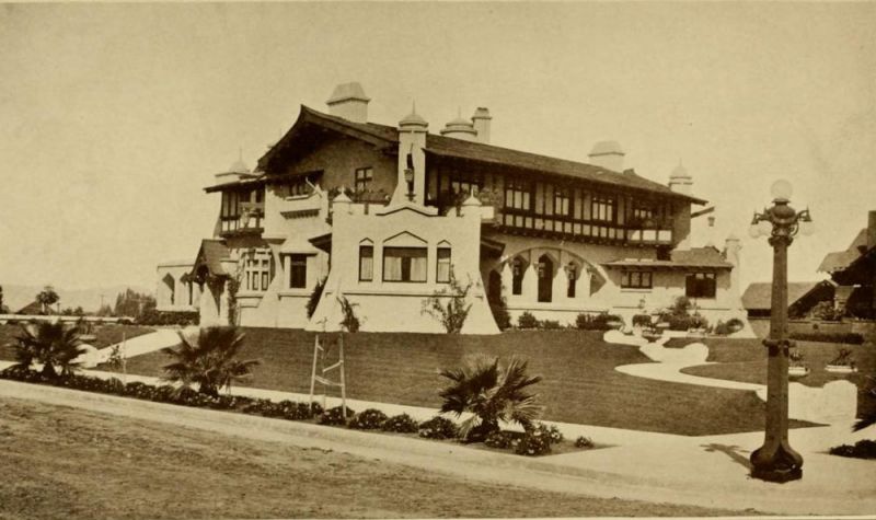 Private Residence – Beautiful Architecture and Grounds.