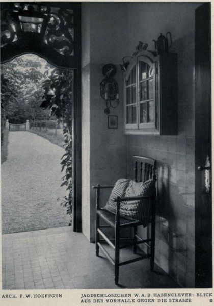 007 Remscheid-Ehringhausen - Jagdschlösschen W. A. Hasenclever – Blick aus der Vorhalle gegen die Strasse – Arch. F. W. Hoeffgen-Lennep