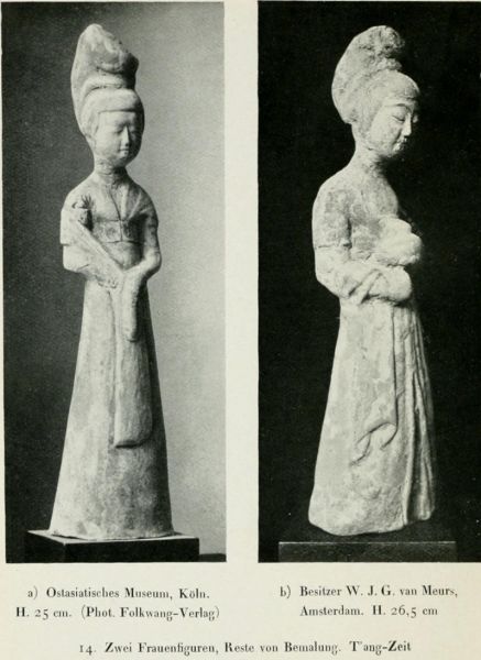 014. Zwei Frauenfiguren, Reste von Bemalung. Tang-Zeit. 
