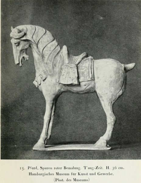 015. Pferd, Spuren roter Bemalung. Tang-Zeit. 