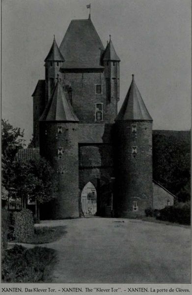 001 Xanten. Das Klever Tor