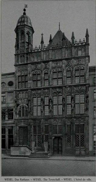 003 Wesel. Das Rathaus
