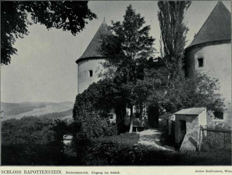 025 Schloss Rapottenstein. Niederösterreich. Eingang ins Schloss