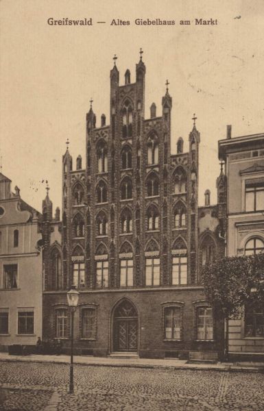 Greifswald, Altes Giebelhaus am Markt
