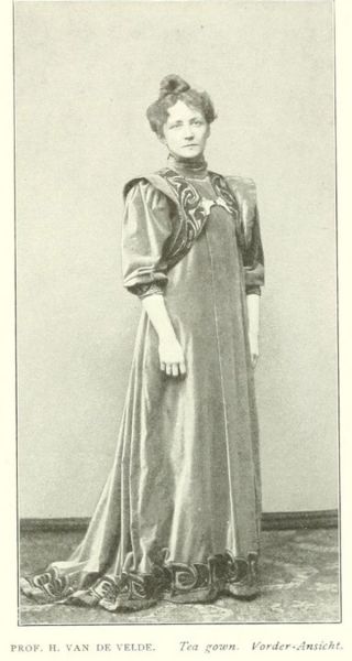 Tea gown. Vorder-Ansicht – Prof. H. van de Velde