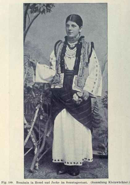 189. Romänin in Hemd und Jacke im Sonntagsstaat