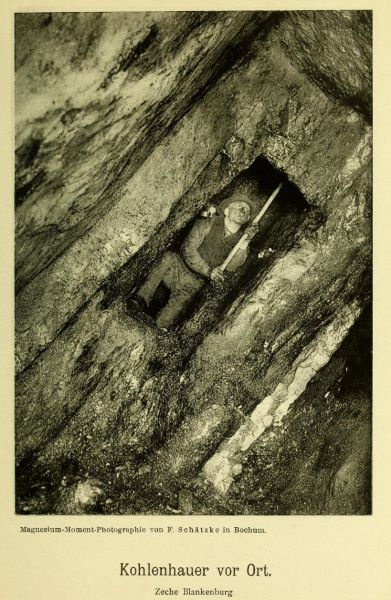 Bergbau, 001 Kohlenhauer vor Ort