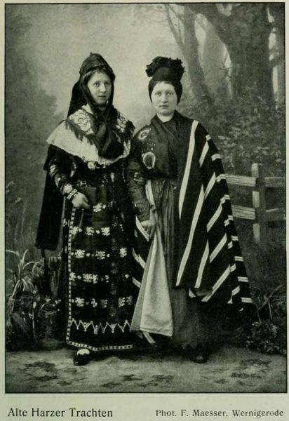 03 Alte Harzer Trachten. Phot. F. Maesser, Wernigerode