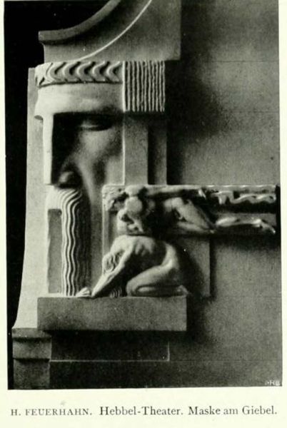 003 Hermann Feuerhahn – Berlin. Hebbel-Theater. Maske am Giebel.
