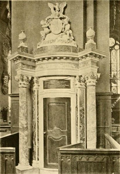 Portal zum Aufgang der Kanzel