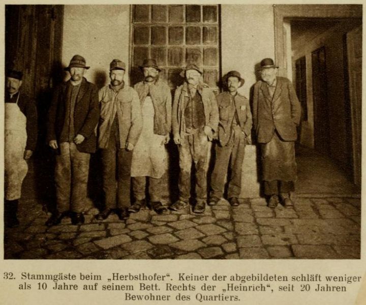 32 Stammgäste