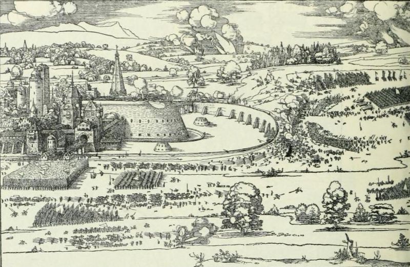 025. Albrecht Dürer (1471-1528) Belagerung einer Festung Die Belagerten machen eben einen Ausfall; man erblickt deutlich die Laufgräben und sonstigen Annäherungsarbeiten, gegen die sich ein Teil der ausfallenden Truppen wendet. Im Vordergrund scheint sich eine Feldschlacht zu entwickeln. - Das Bild zeigt die Formation des mit Spießen bewaffneten Fußvolkes in geschlossenen, keilförmigen oder quadratischen Haufen die an den Flanken von Büchsenschützen begleitet werden. - Aus der Zeichnung der Befestigungswerke ergibt sich die Anlage der Verteidigungseinrichtungen nach dem System Dürers; die spornartig in den Graben vorspringende Streichwehre zu unmittelbaren Schutze des Mauerfußes und die kleineren kegelförmigen Streichwehren zur Längsbestreichung des Grabens