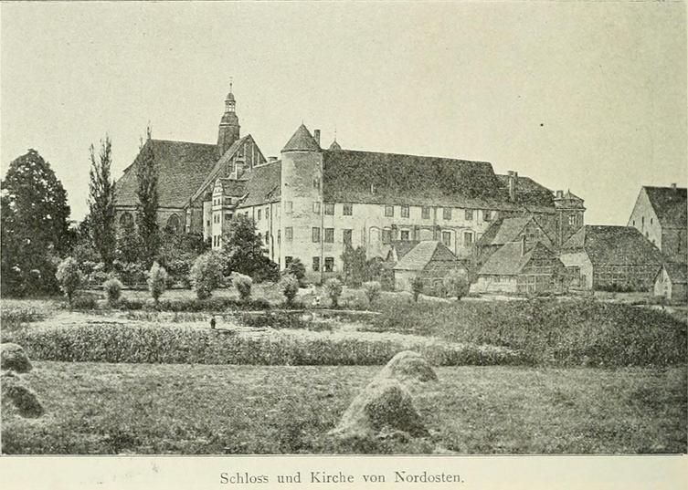 Dargun, Schloss und Kirche aus Nordost