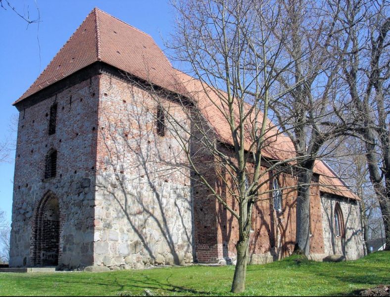 Ahrenshagen, Dorfkirche