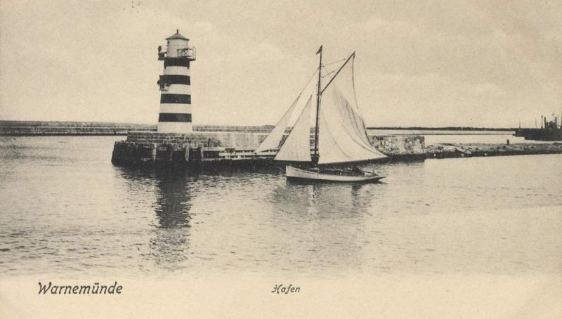 Warnemünde, Strom, Hafen und Leuchtturm