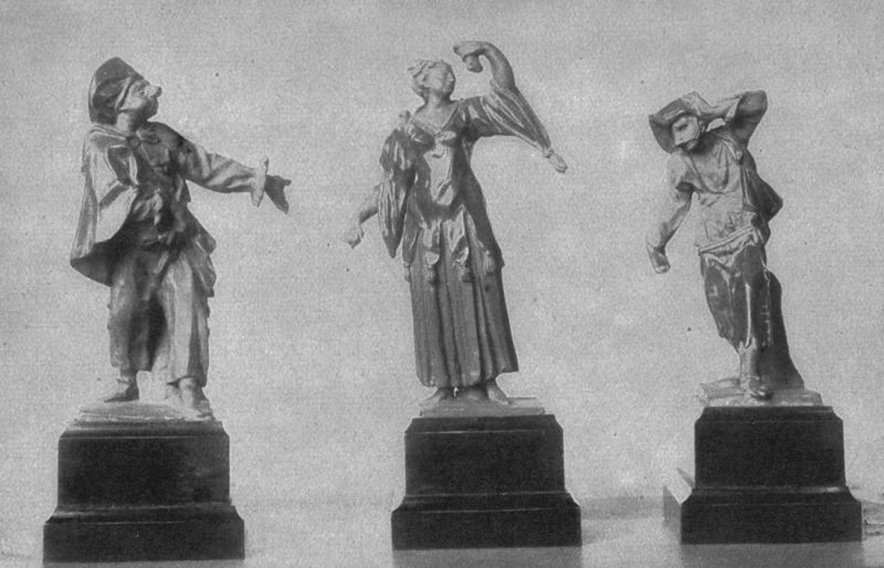 Abb. 11 Figuren aus der „Italienischen Komödie“. Böttgersteinzeug 