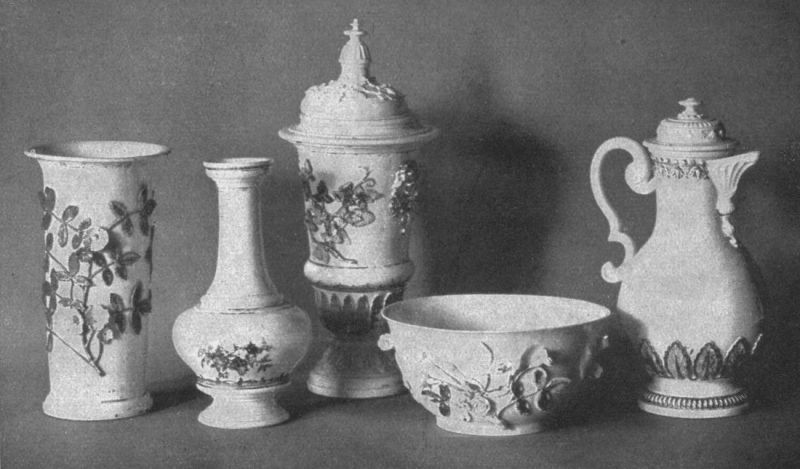 Abb. 14 Böttgerporzellan mit Lackfarben bemalt 