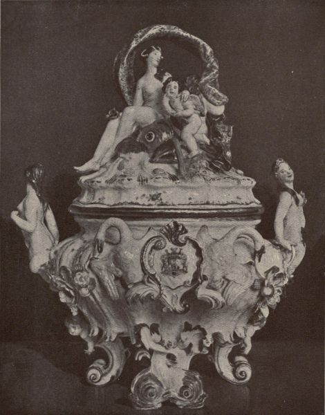 Tafel X. Aus dem Schwanenservice. Bunt bemalt