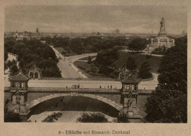 Hamburg 008 Elbhöhe mit Bismarck-Denkmal