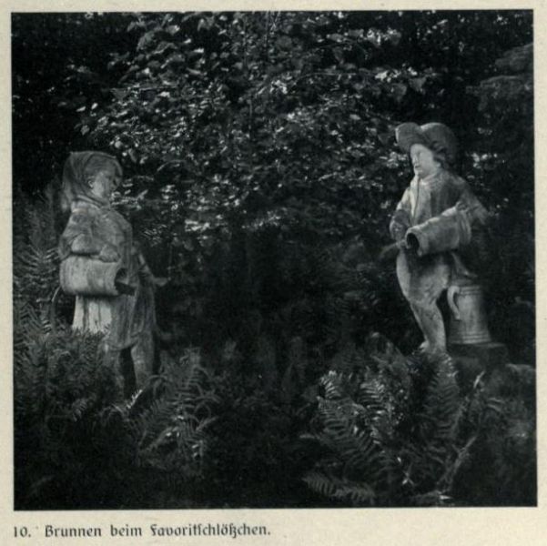 010 Moritzburg, Brunnen beim Favoritschlösschen