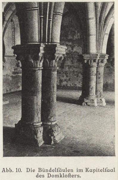 010 Riga, Die Bündelsäulen im Kapitelsaal des Domklosters