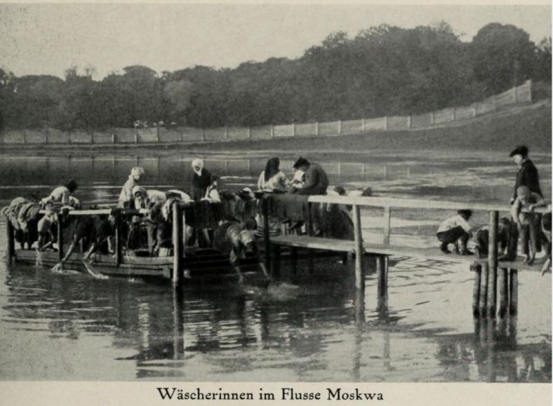 Russland 027. Wäscherinnen im Flusse Moskwa