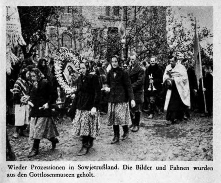 Russland, Wieder Prozession in Sowjet-Russland. 1942