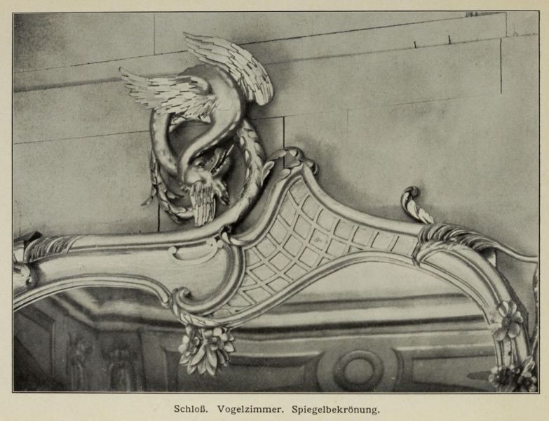 Wilhelmstal 048. Schloss, Vogelzimmer, Spiegelbekrönung