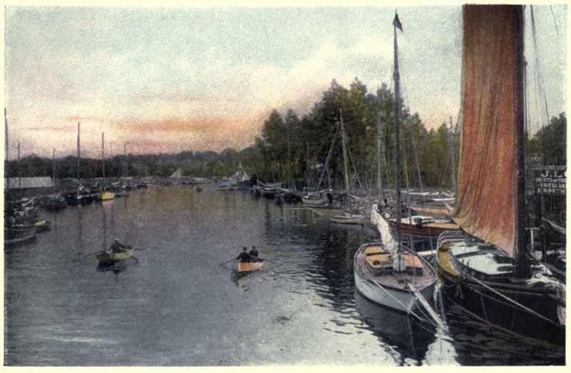 06 Wroxham from Bridge