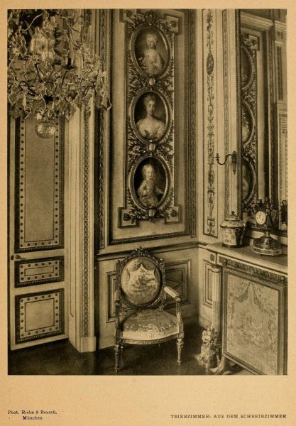 057 Trierzimmer. Aus dem Schreibzimmer