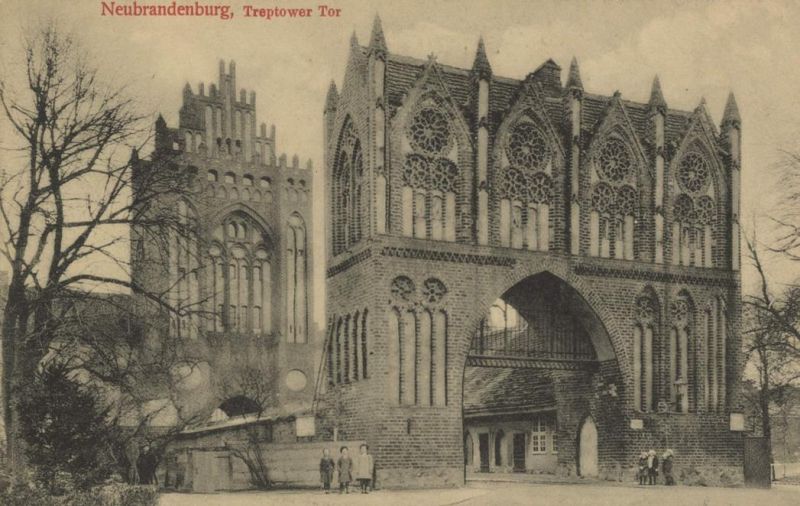 Neubrandenburg, Das Treptower Tor