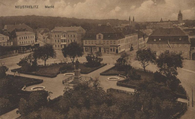 Neustrelitz, Marktplatz