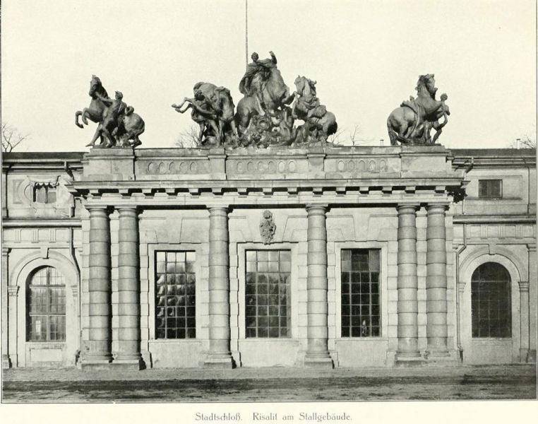 013 Stadtschloss. Risalit am Stallgebäude