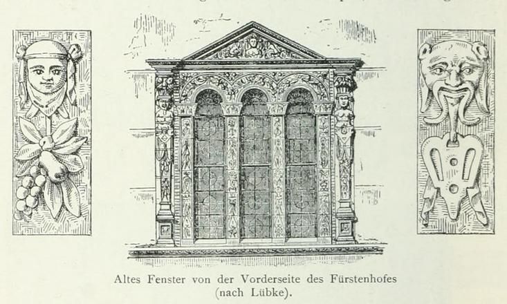 Wismar, Fürstenhof, altes Fenster auf der Vorderseite