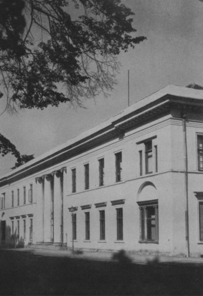 Bad Doberan Seite 8 Vorderseite des Palais