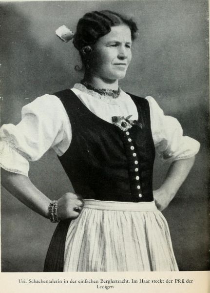 016 Uri. Schächentaler Berglertracht