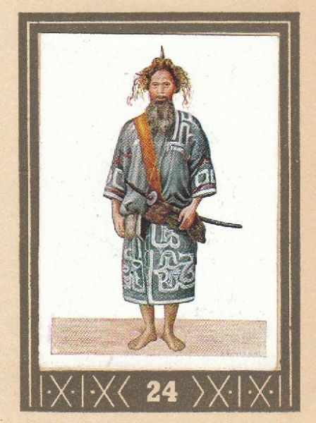 024 Ainu in Festtracht