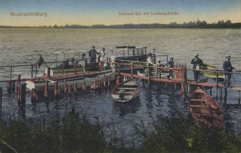 Neubrandenburg, Tollensee mit Landungsbrücke