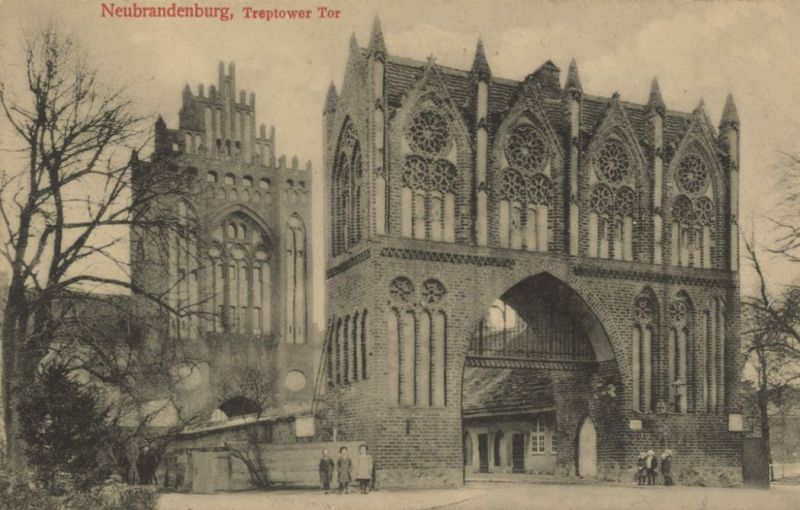 Neubrandenburg, Treptower-Tor