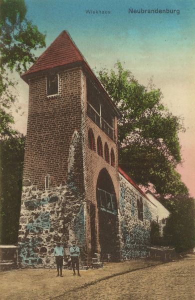 Neubrandenburg, Wickhaus am Bahnhof