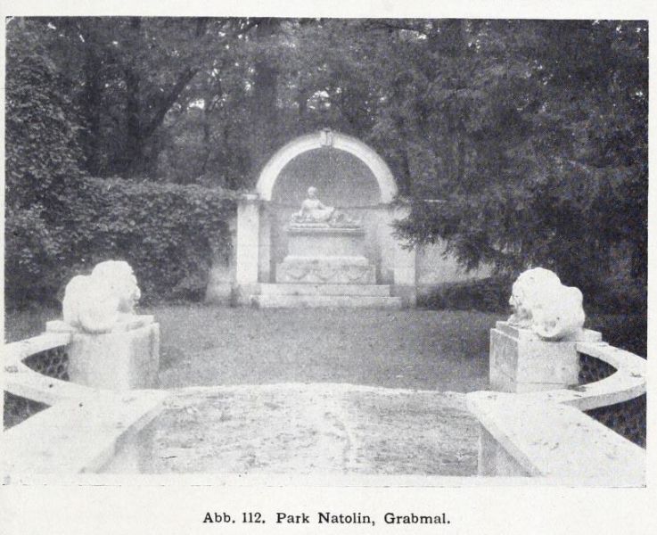 Warschau 112 Park Natolin, Grabmal