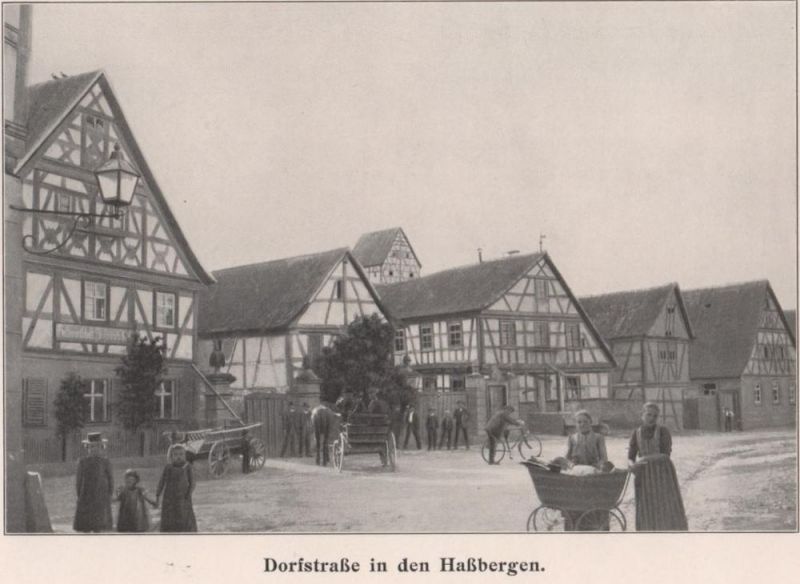005 Dorfstraße in den Haßbergen