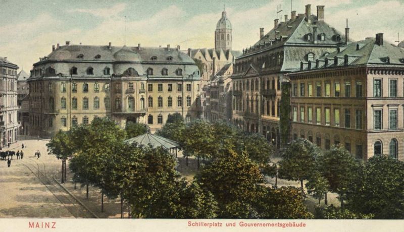 Mainz - Schillerplatz und Gouvernementsgebäude