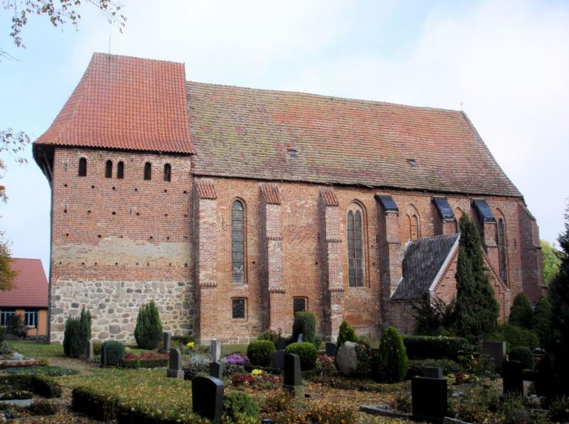 Groß Tessin, Dorfkirche