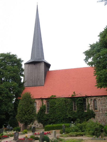 Leizen, Feldsteinkirche