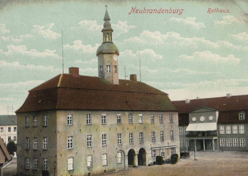 Neubrandenburg, Rathaus