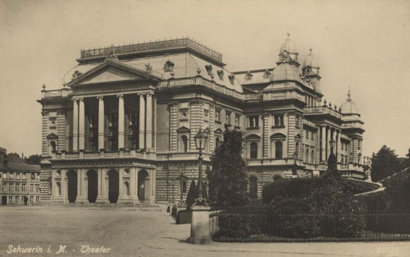 Schwerin, Theater