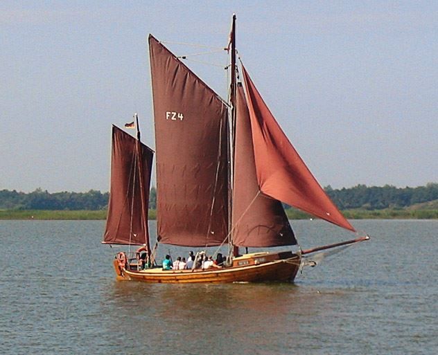 Wustrow, Zeesenboot