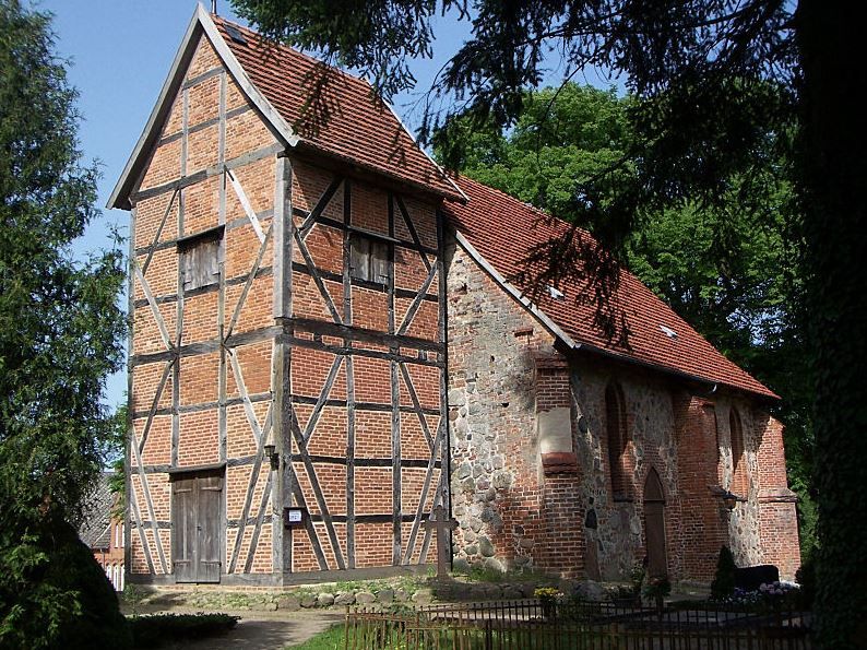 Zapel, Dorfkirche